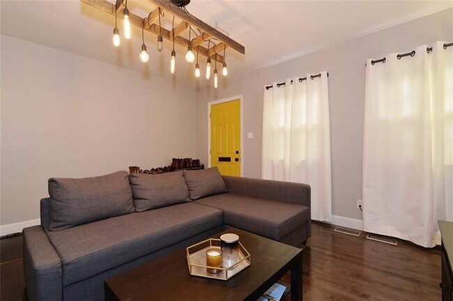 Foto del edificio - 1206 Filson St