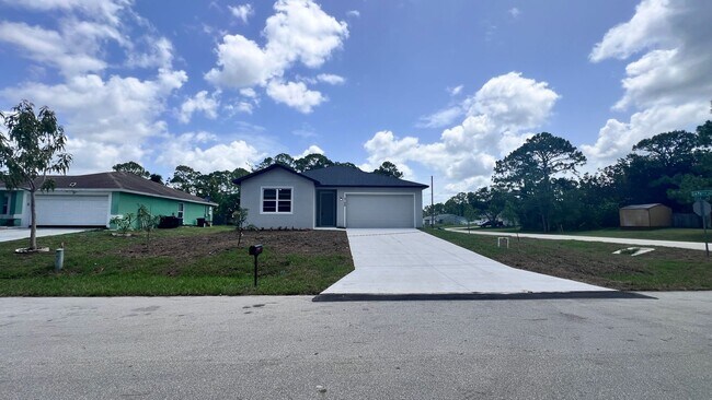 Foto del edificio - Available for move in June 25th! Be the FI...