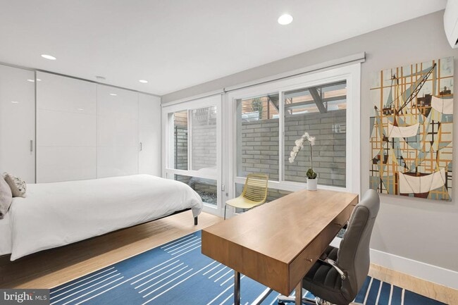 Building Photo - Logan Circle Beautifully Renovated Studio ...