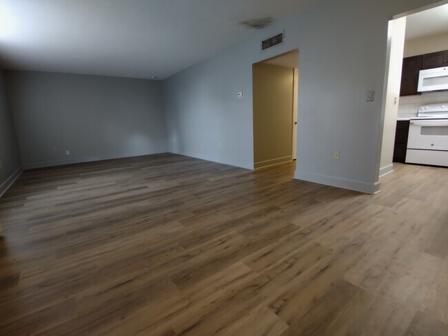 Building Photo - 420 Wheatley St