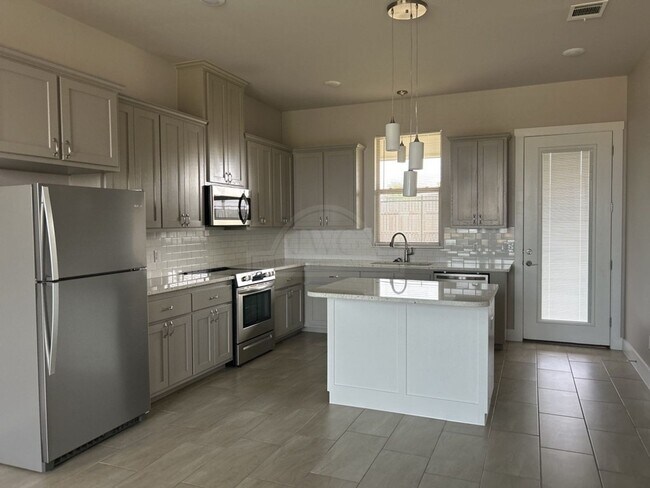 Building Photo - 5001 White Rose Dr