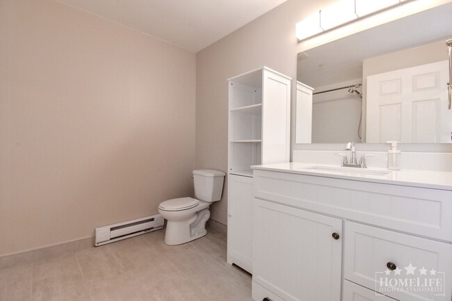 Building Photo - 1 - Bed + 1 Bath Condo for Rent in Surrey!