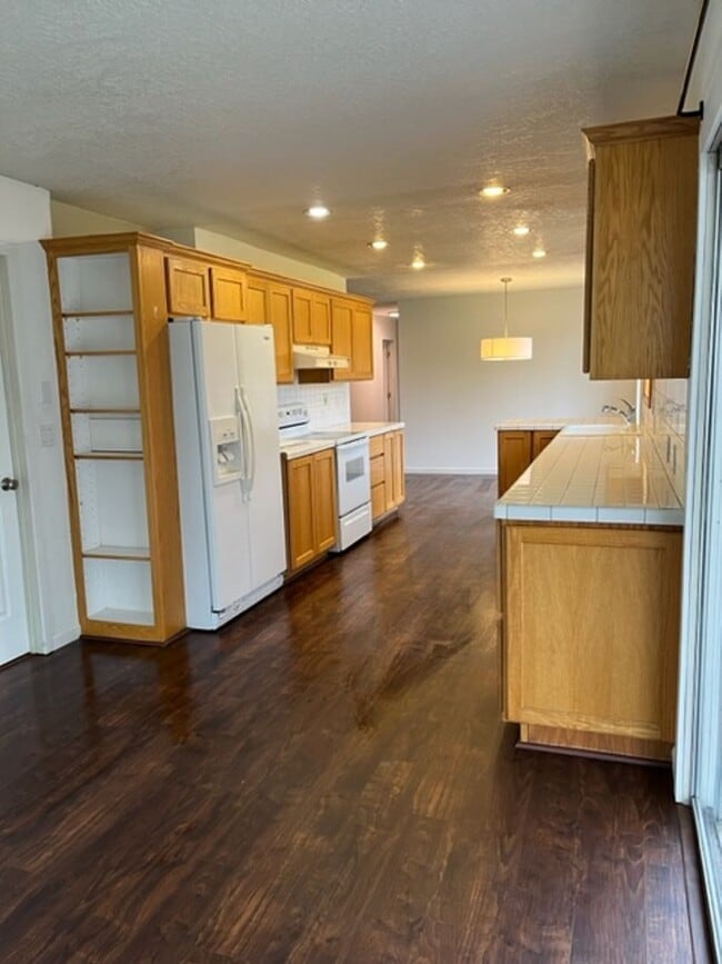 Foto del edificio - $500 off first full month! 3 Bedroom 2 Bath McMinnville OR