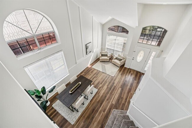 Building Photo - 1110 Blue Fox Dr