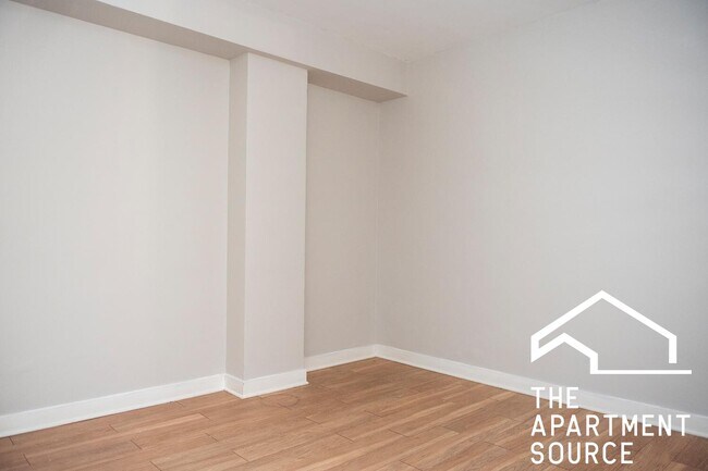 Foto del edificio - 511 W Belmont Ave