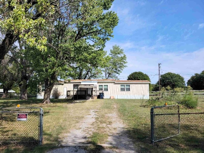 Primary Photo - 7969 S 67th W Ave