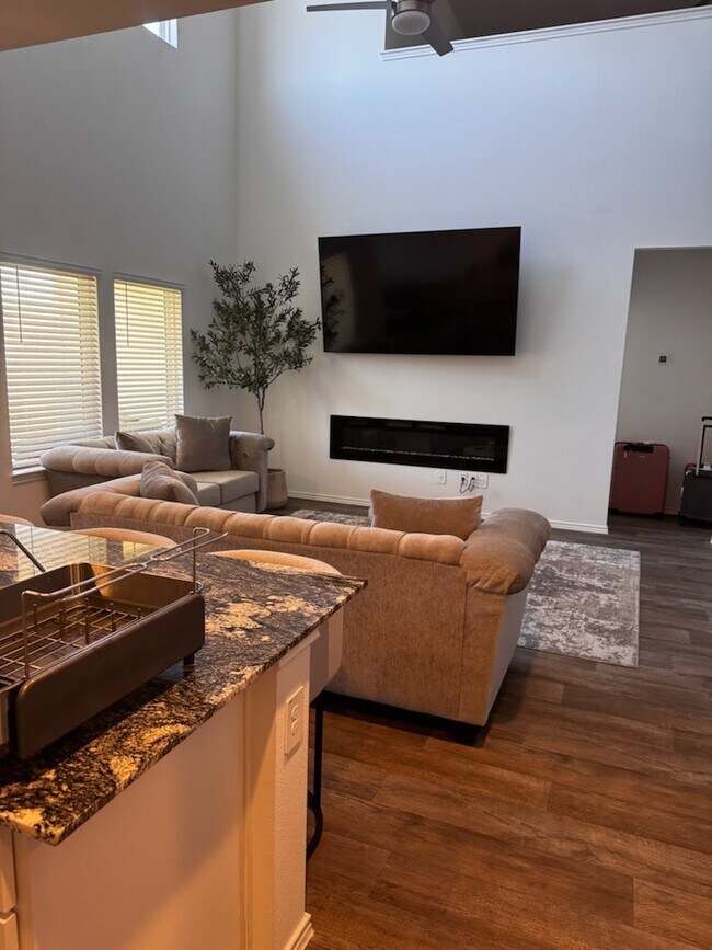 Foto del edificio - 2912 Misty Elm Ln