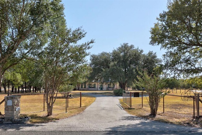 Building Photo - 2356 Cedar Hollow Rd
