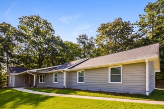 Building Photo - 1407 Hillside Pl SE