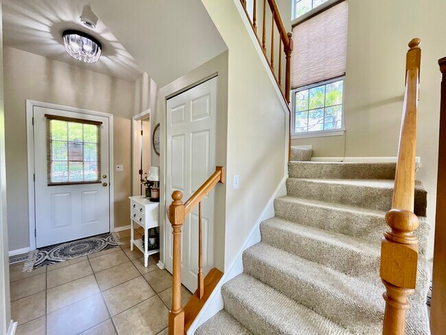 Foto del edificio - 547 Woodcrest Dr
