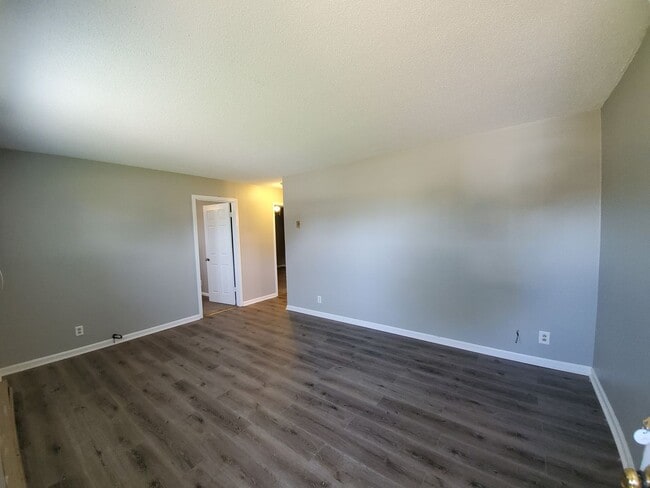 Building Photo - Tandy Drive Apartments