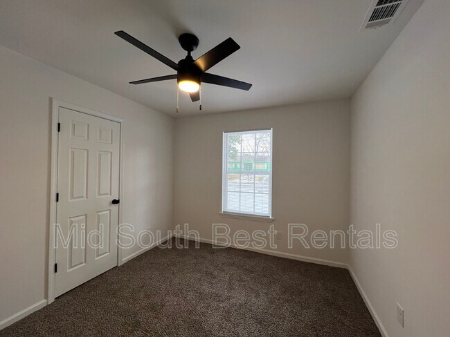 Building Photo - 3271 Baskin St