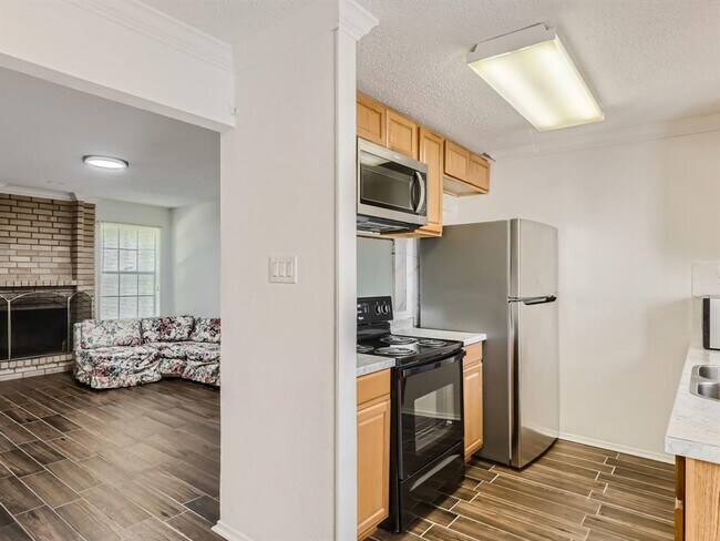 Foto del edificio - 8400 Jamestown Dr