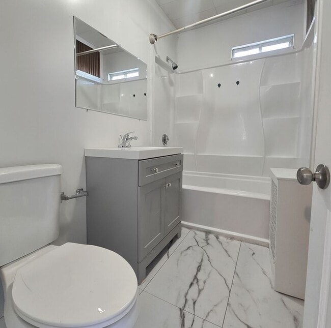 Foto del edificio - 32 Charles St