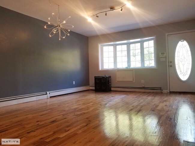 Foto del edificio - 968A Myrtle Ave