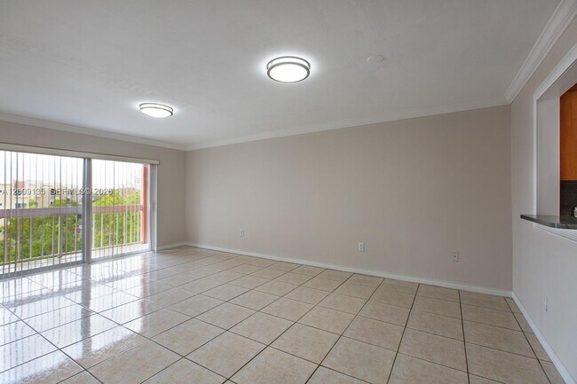 Foto del edificio - 8101 Camino Real