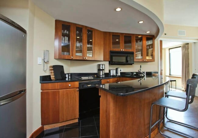 Building Photo - 117 W 58th St