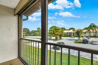 Building Photo - 1635 SW Silver Pine Way