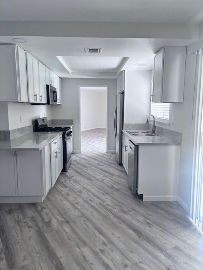 Foto del edificio - 102 Hillside Way
