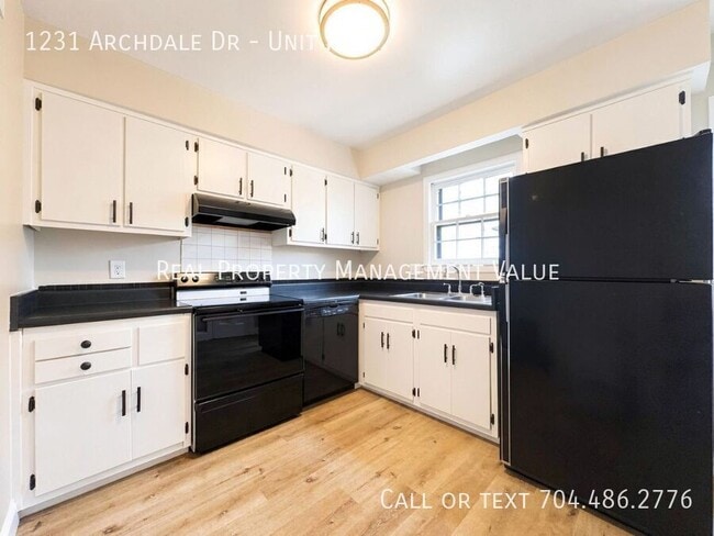 Building Photo - 1231 Archdale Dr