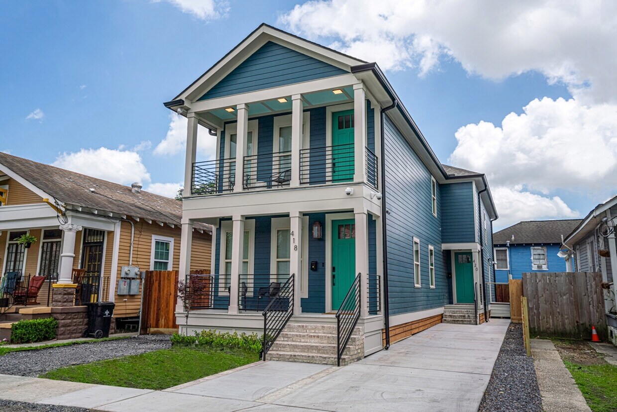 Primary Photo - 420 S Genois St