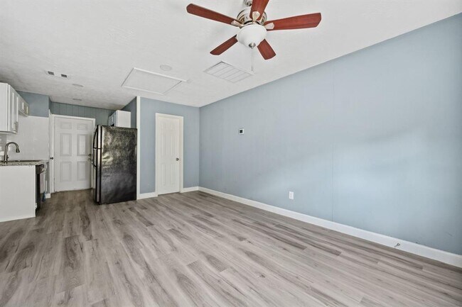 Building Photo - 3423 Nettleton St