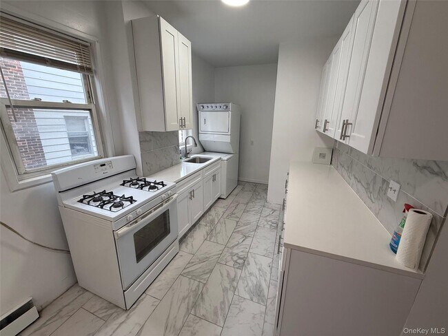 Foto del edificio - 134 Crescent Pl