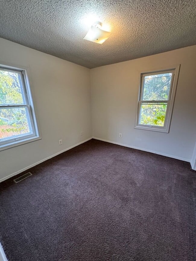 Building Photo - 1344 Huestis Ave