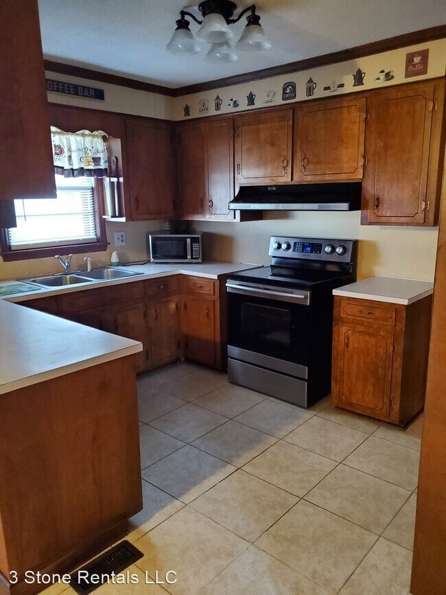 Building Photo - 3 br, 2 bath House - 2303 W McCown Drive