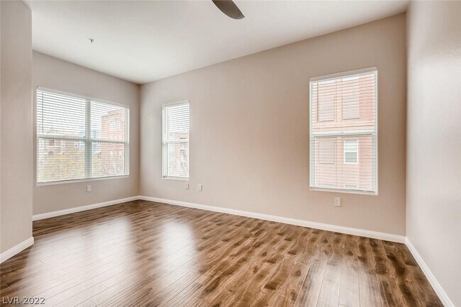 Building Photo - 56 E Serene Ave