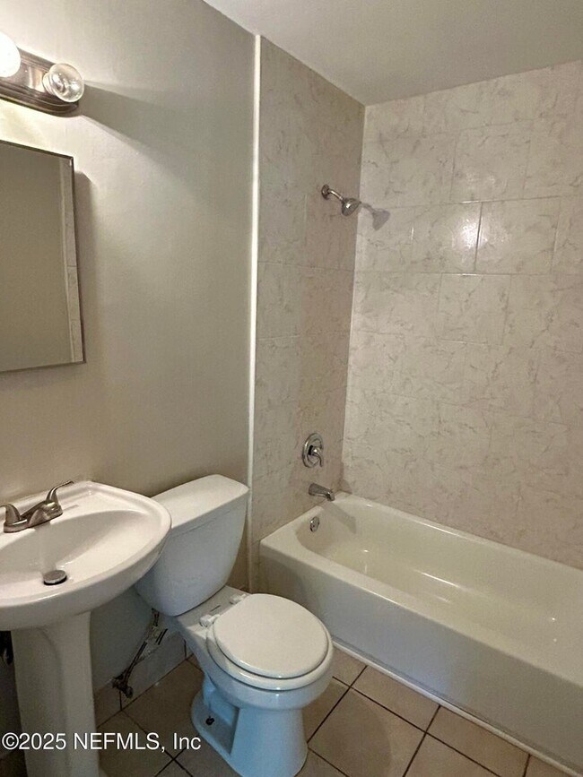 Foto del edificio - 6863 Cinderella Rd