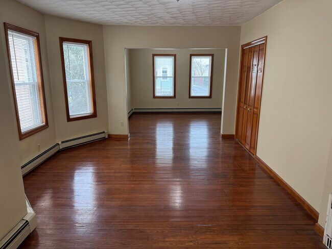 Foto del edificio - 64 Paris St