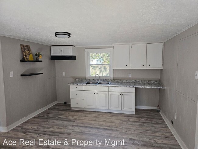 Building Photo - 2 br, 1 bath House - 1054 Bernadine Street