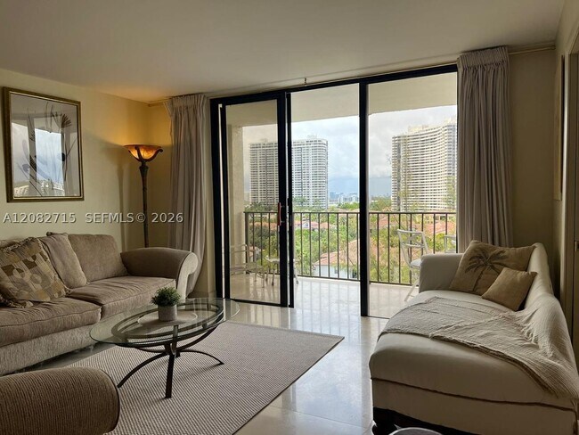 Foto del edificio - 18151 NE 31st Ct