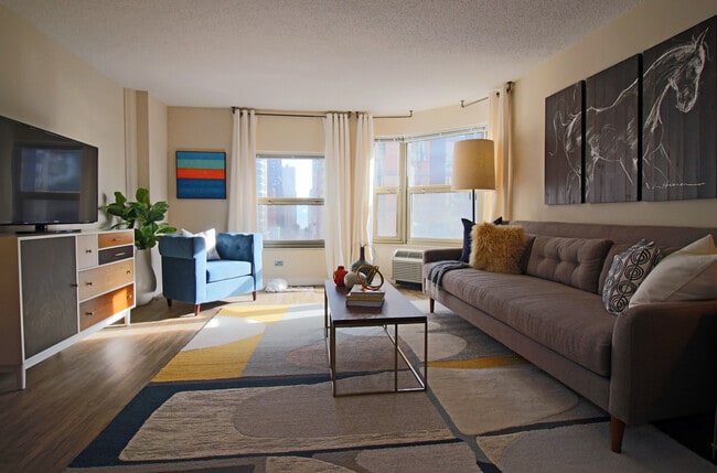 Building Photo - 38 W Chestnut St