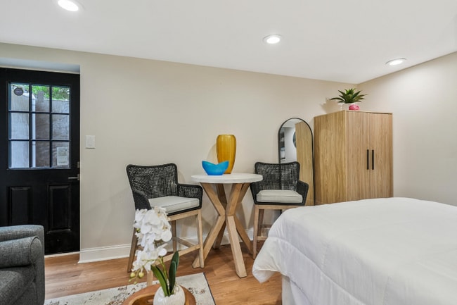 Photo - 325 Winslow Rd House