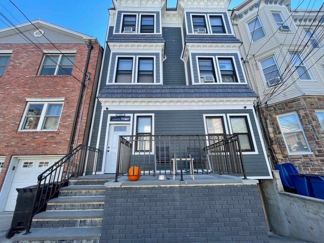 120 Ogden Ave. Unit 1, Heights, NJ 07306 Condo for Rent in Heights, NJ