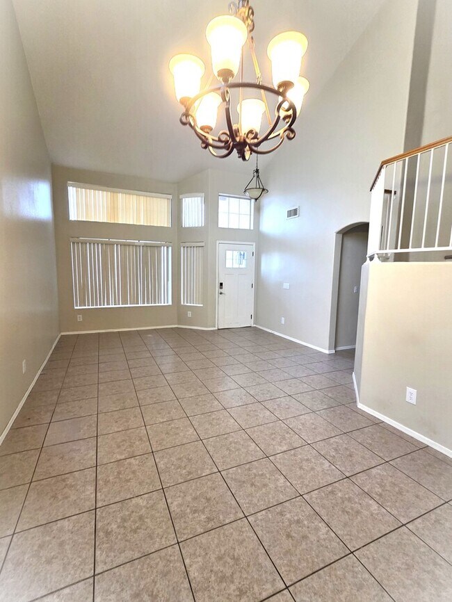 Foto del edificio - Stunning 4-bedroom 2-bathroom home