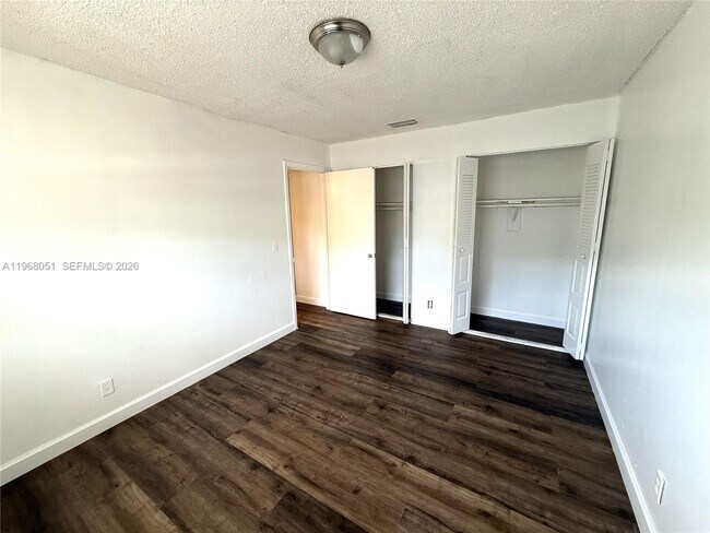 Foto del edificio - 5321 NW 23rd St