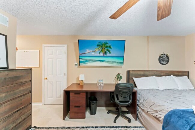 Foto del edificio - 15652 Coastal Ln