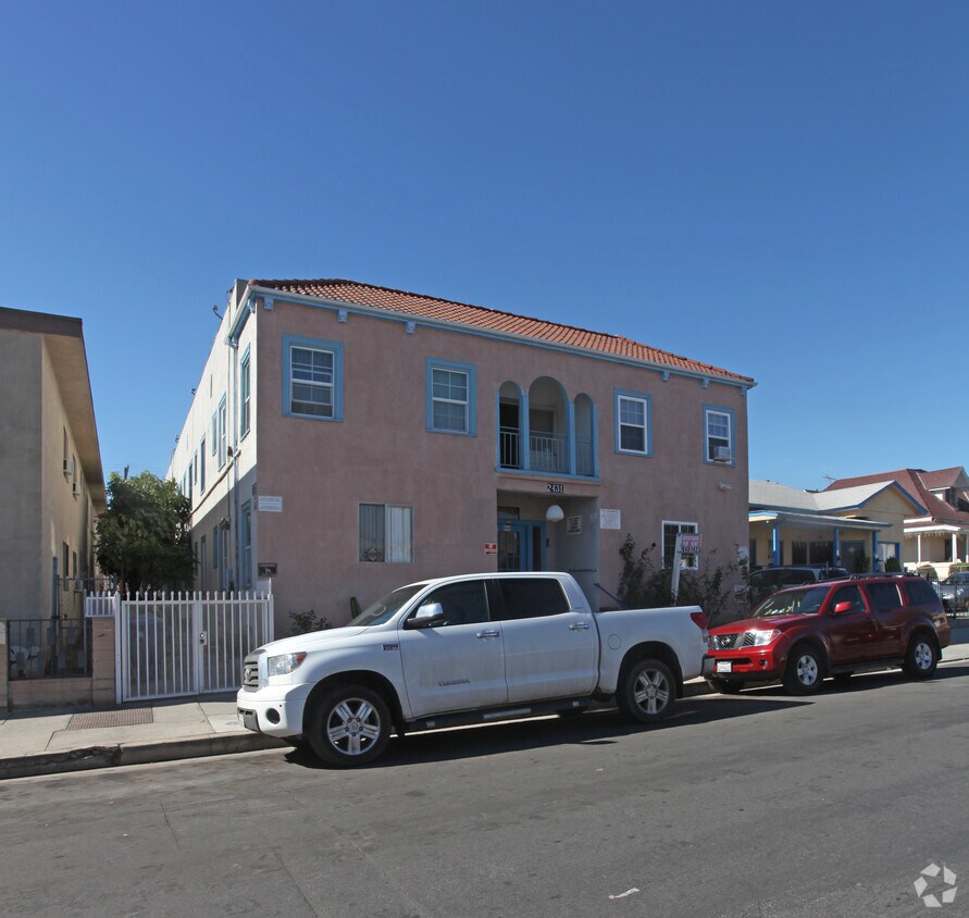 Building Photo - 2431 Sichel St