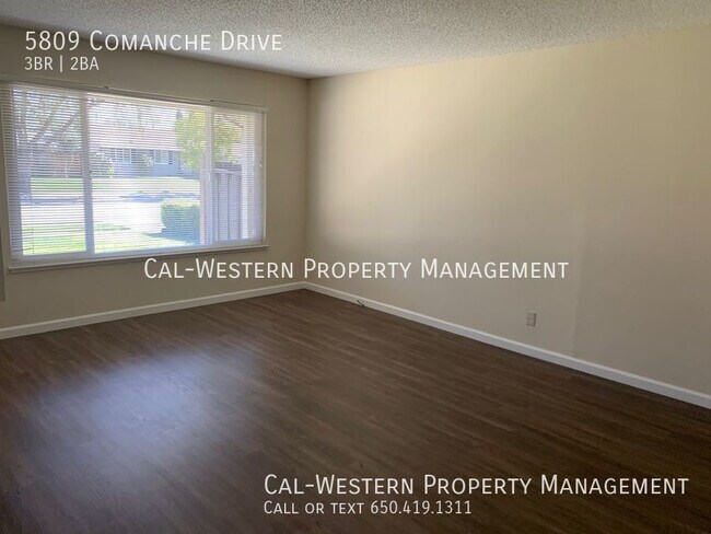 Foto del edificio - 5809 Comanche Dr