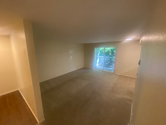 Building Photo - 13716 15th Ave NE