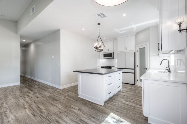 Foto del edificio - 532 Elm Ave