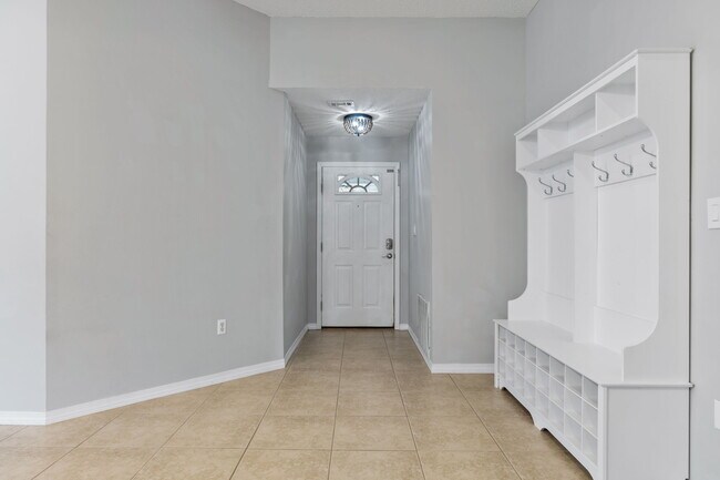 Entryway - 65 Bay Tree Dr