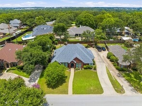 Building Photo - 2942 Woodland Hills Dr