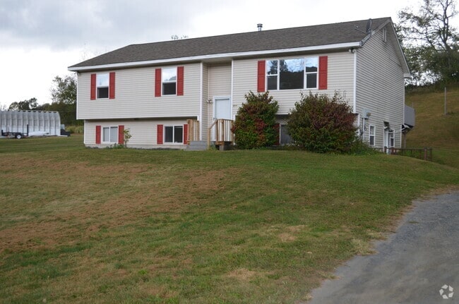 Building Photo - 371 NY-284