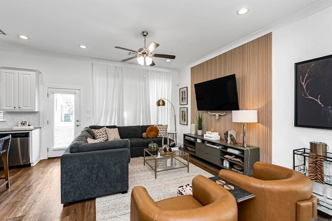 Photo - 609 Lake Shelf Dr Townhome