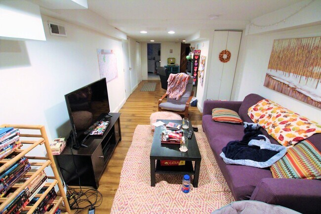 Foto del edificio - 3 bedroom 2 bath apartment in south broad street