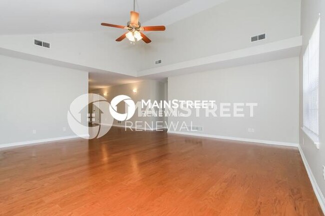Foto del edificio - 121 Courtney Dr